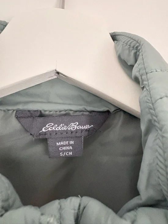 Eddie Bauer Quilted Sleeveless Vest in Sage Green - Picture 2 of 3